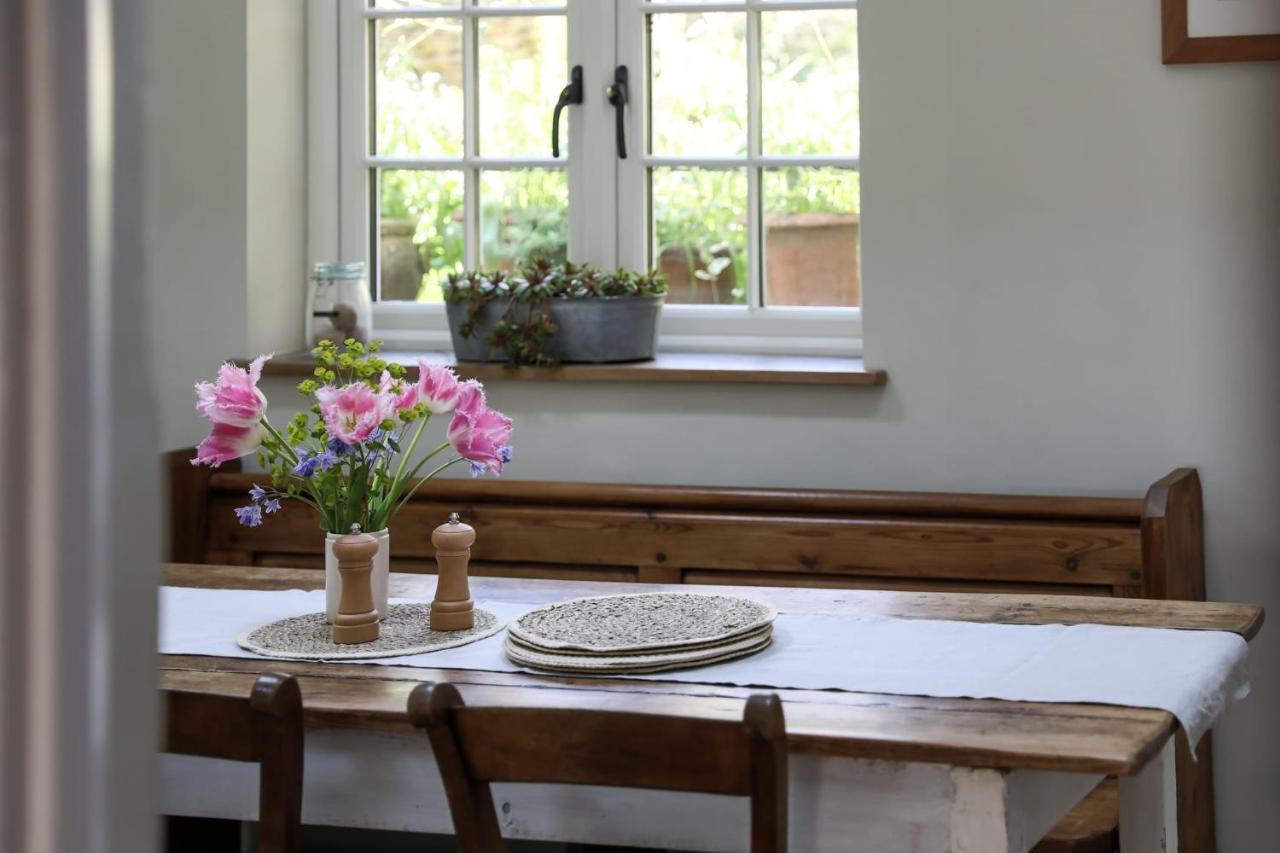 Coombers Mead Cottage Tetbury Dış mekan fotoğraf